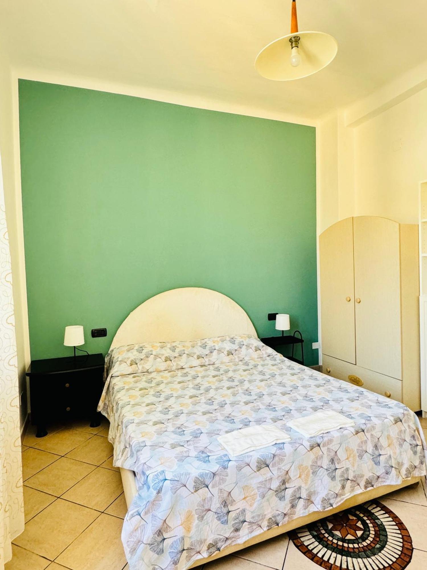 Una Stanza Nel Bunker Hotel Genova Exterior foto